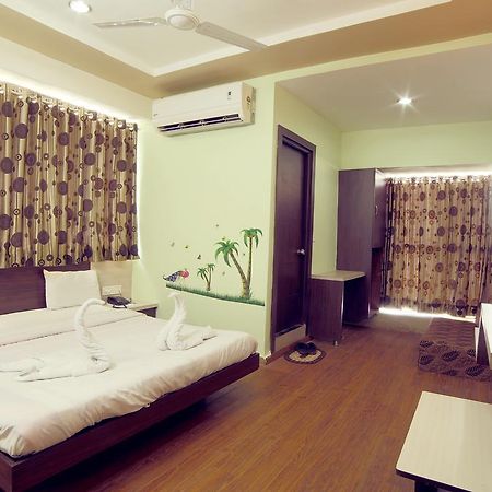 Hotel Avion Inn Ahmedabad Exteriör bild