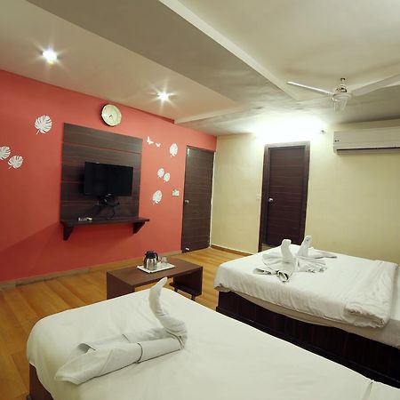 Hotel Avion Inn Ahmedabad Exteriör bild