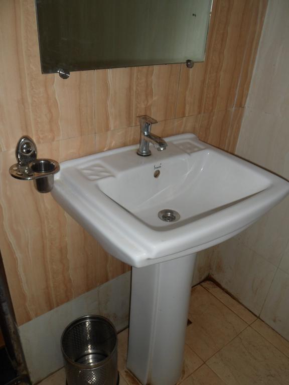 Hotel Avion Inn Ahmedabad Rum bild