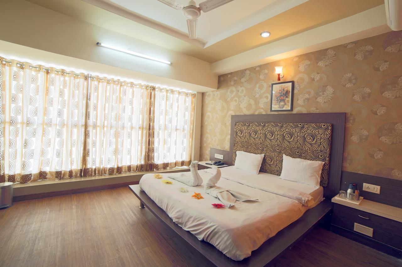 Hotel Avion Inn Ahmedabad Exteriör bild